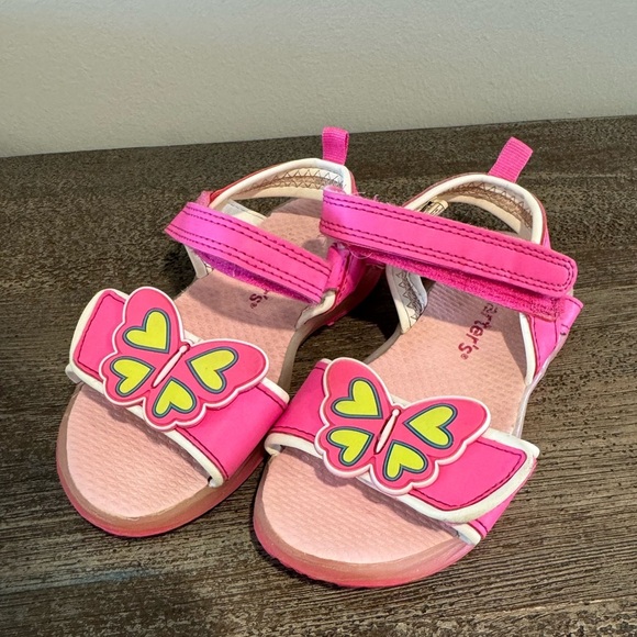 Toddler size 9 | Velcro strapped butterfly shoes | light up | carters brand - Picture 1 of 4